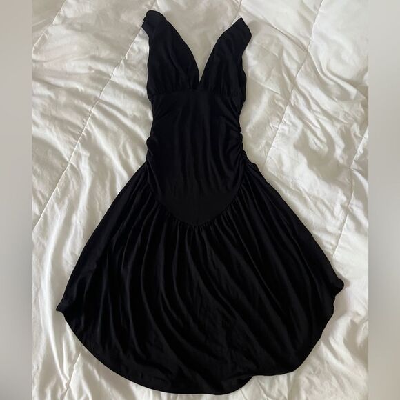 ASOS DESIGN plunge curve hem mini dress with ruched waist in black black size 2 - Picture 1 of 10